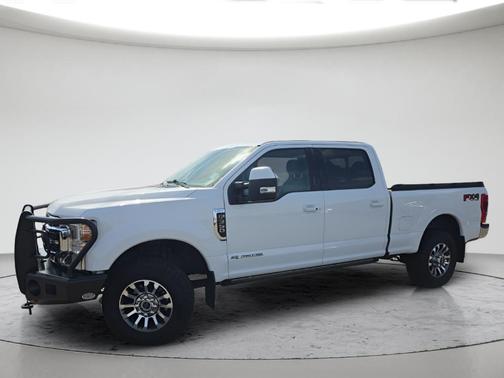White 2022 Ford F-350 Lariat Super Duty