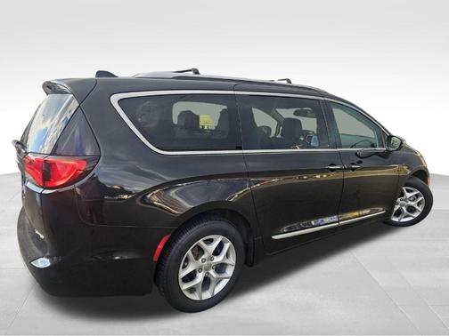 Black 2020 Chrysler Pacifica Limited