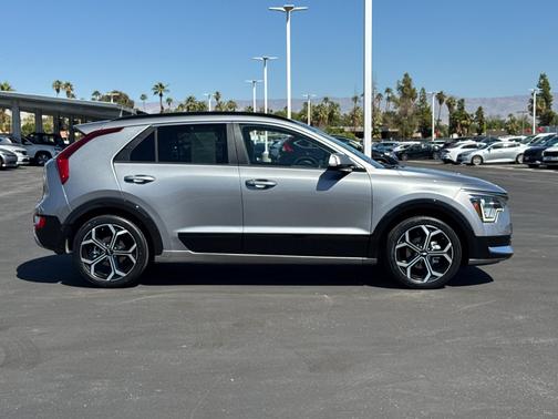 2023 Kia Niro EX Touring