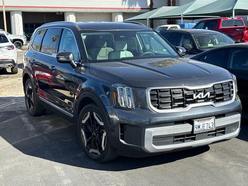 Gray 2024 Kia Telluride S