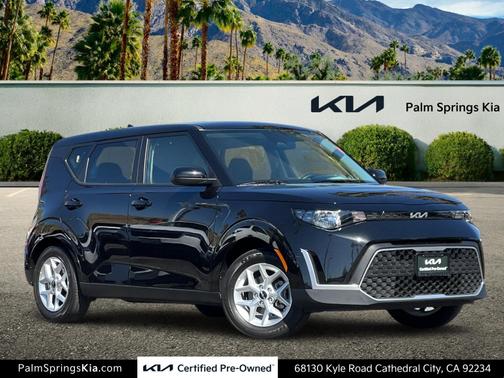 Fusion Black 2025 Kia Soul LX