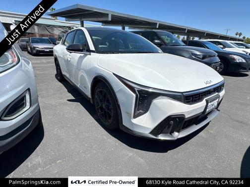 Snow White Pearl 2025 Kia K4 GT-Line Turbo