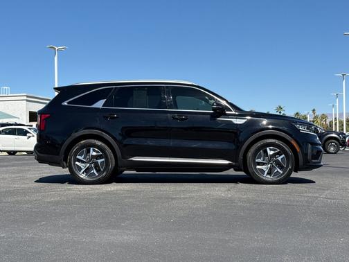 2022 Kia Sorento Hybrid S