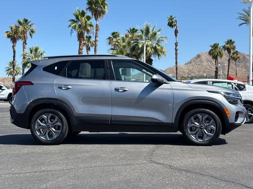 Steel Gray 2024 Kia Seltos S