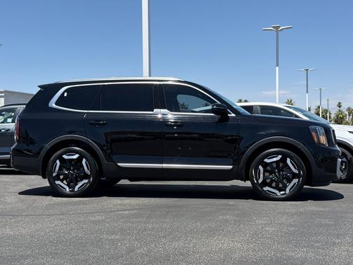 Ebony Black 2024 Kia Telluride EX