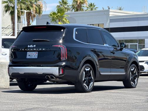 Ebony Black 2024 Kia Telluride EX