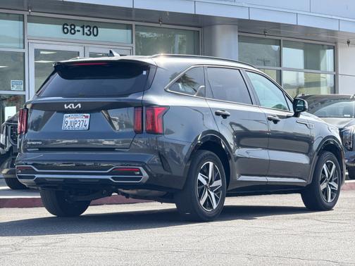 Grey 2023 Kia Sorento S