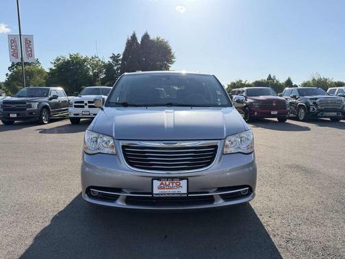 Billet Silver Metallic Clearcoat 2014 Chrysler Town & Country Touring-L