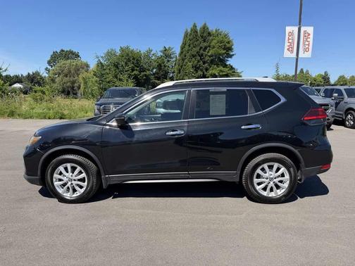 Magnetic Black 2017 Nissan Rogue SL