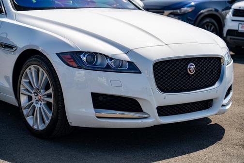 2018 Jaguar XF 25t Prestige