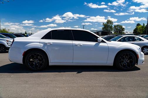 2019 Chrysler 300 S