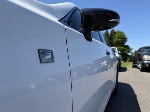 Ultra White 2015 Lexus LS 460 Crafted Line