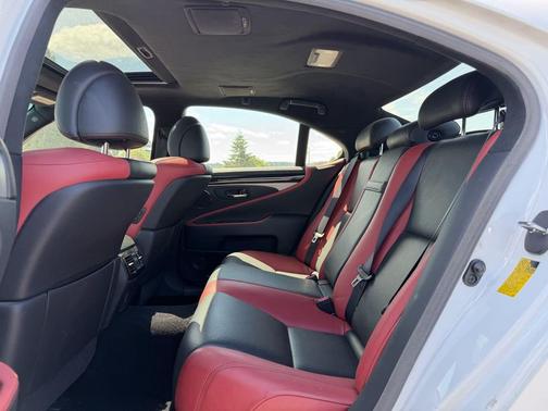 Ultra White 2015 Lexus LS 460 Crafted Line