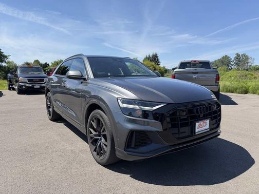 Daytona Gray Pearl Effect 2020 Audi Q8 55 Premium Plus