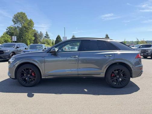 Daytona Gray Pearl Effect 2020 Audi Q8 55 Premium Plus