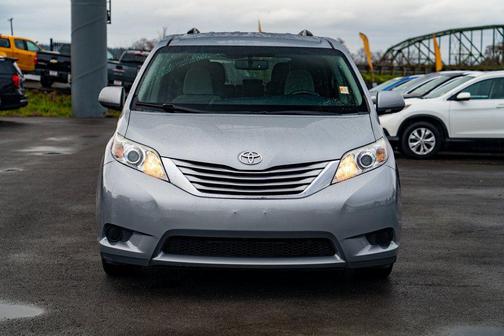 2015 Toyota Sienna LE
