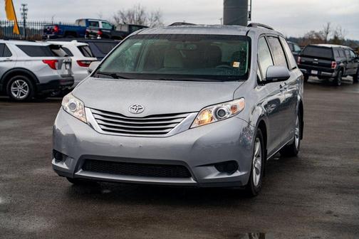 2015 Toyota Sienna LE
