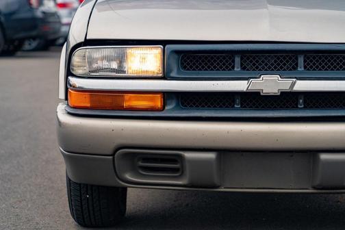 1998 Chevrolet S-10 Base