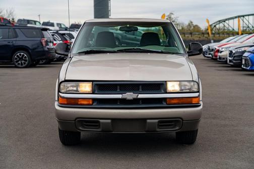1998 Chevrolet S-10 Base