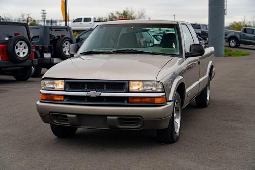 1998 Chevrolet S-10 Base