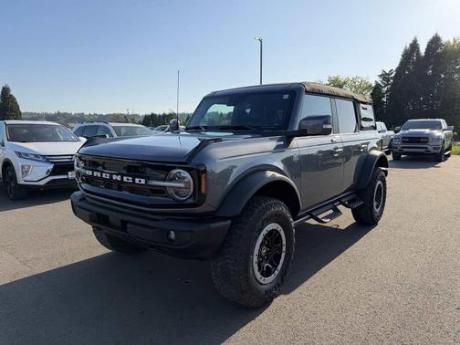 Carbonized Gray Metallic 2023 Ford Bronco Outer Banks