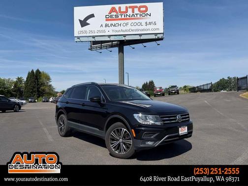 Deep Black Pearl Metallic 2018 Volkswagen Tiguan 2.0T SEL