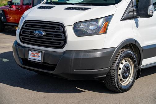 2017 Ford Transit-150 XL