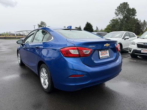 Blue 2018 Chevrolet Cruze LT