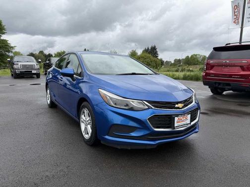Blue 2018 Chevrolet Cruze LT