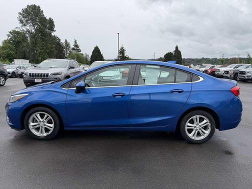 Blue 2018 Chevrolet Cruze LT