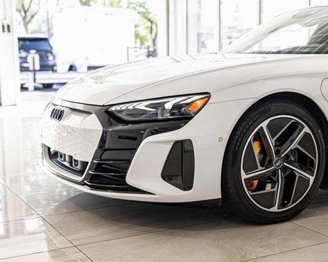 2023 Audi RS e-tron GT Base