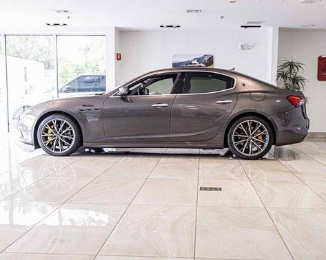 2023 Maserati Ghibli Modena Q4
