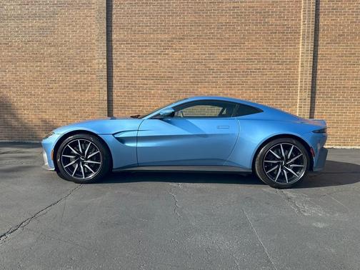 2020 Aston Martin Vantage Base