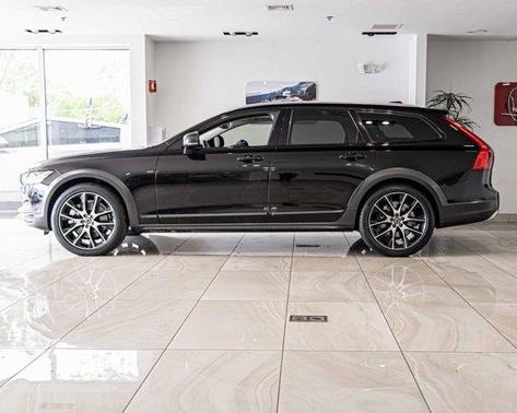 2018 Volvo V90 Cross Country T6