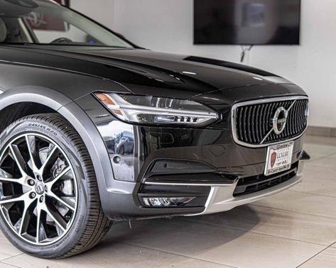 2018 Volvo V90 Cross Country T6