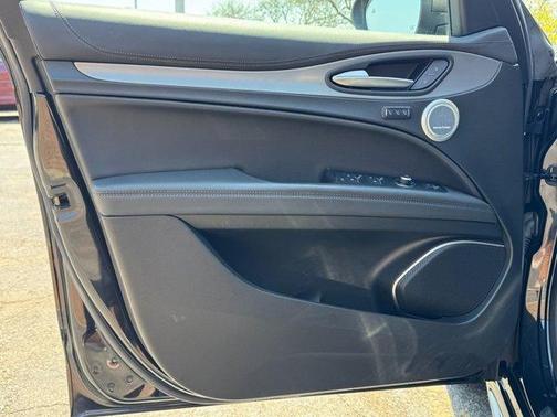 2022 Alfa Romeo Stelvio Veloce