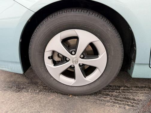 2015 Toyota Prius Three