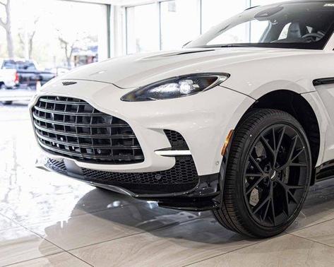 2025 Aston Martin DBX 707