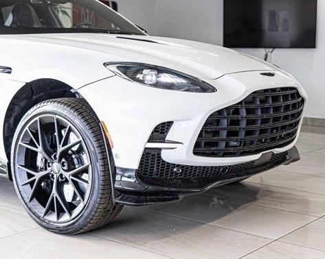 2025 Aston Martin DBX 707