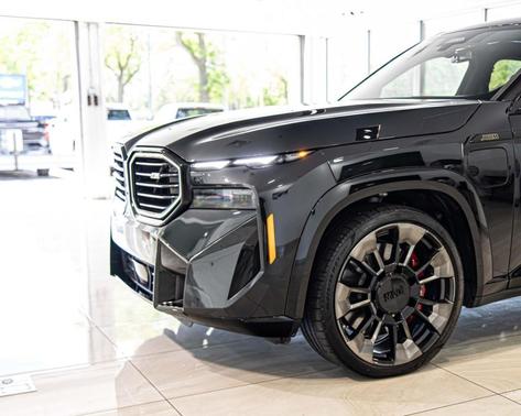 Black Sapphire Metallic 2023 BMW XM Base