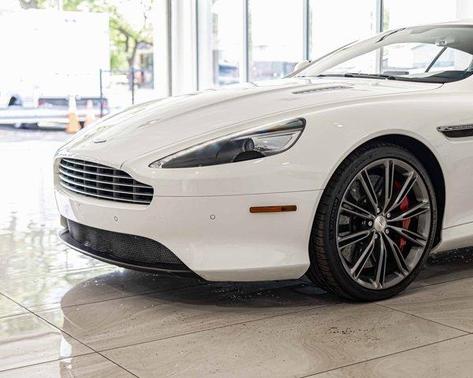 2015 Aston Martin DB9 Base