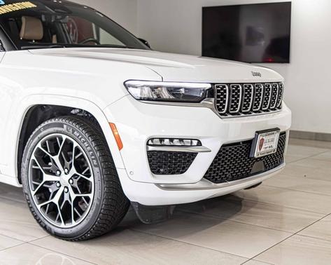 2023 Jeep Grand Cherokee Summit