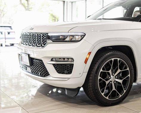 2023 Jeep Grand Cherokee Summit