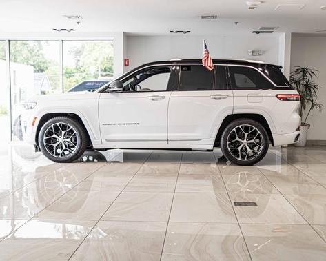 2023 Jeep Grand Cherokee Summit
