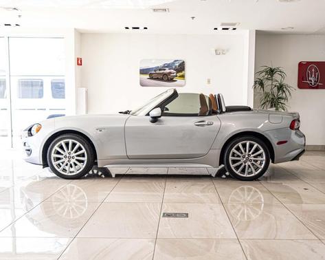 Chiaro Silver Metallic 2018 FIAT 124 Spider Lusso