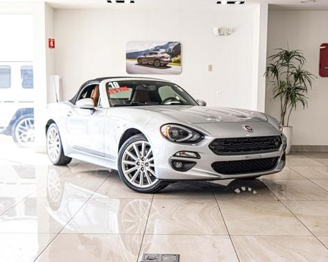 Chiaro Silver Metallic 2018 FIAT 124 Spider Lusso