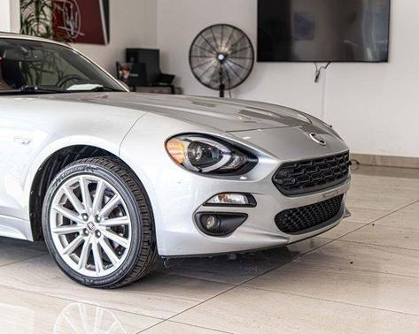 Chiaro Silver Metallic 2018 FIAT 124 Spider Lusso