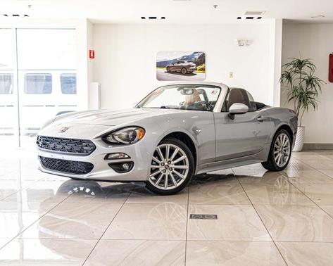 Chiaro Silver Metallic 2018 FIAT 124 Spider Lusso