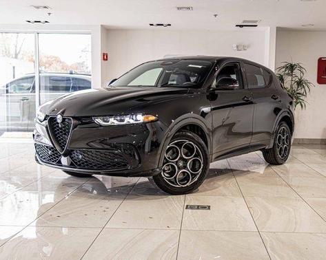 2025 Alfa Romeo Tonale Base