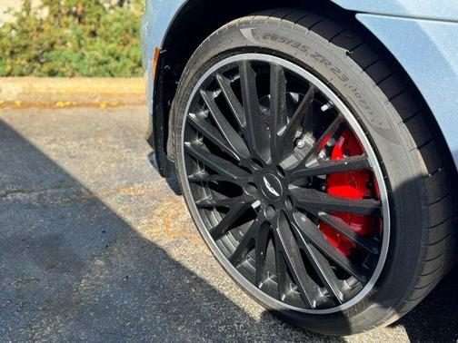 2023 Aston Martin DBX 707
